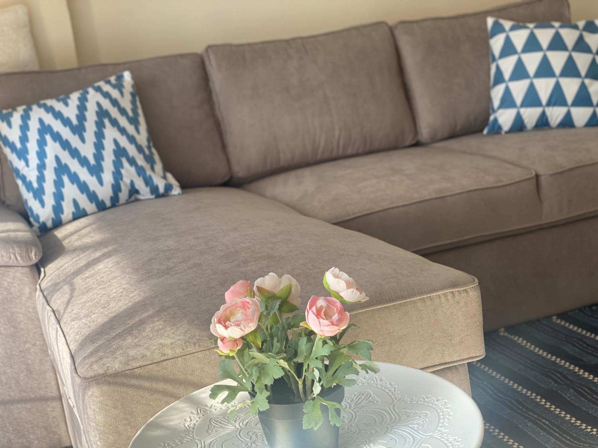 Queens Garden Walking Distance To The Beach 파포스 외부 사진